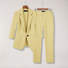 Women’s Tailored Blazer and Trousers – Two-Piece Suit Set for Work and Formal Events